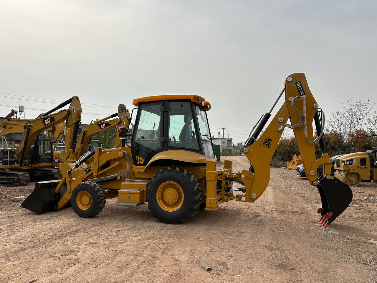 JCB 3CX - Багер-товарач: снимка 2 JCB 3CX - Багер-товарач: снимка 2