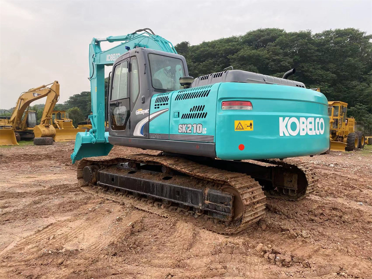 KOBELCO SK210LC-8 - Верижен багер: снимка 4 KOBELCO SK210LC-8 - Верижен багер: снимка 4