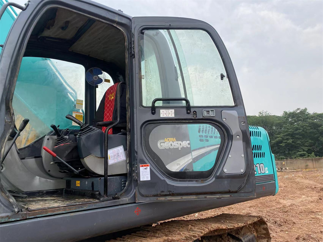 KOBELCO SK210LC-8 - Верижен багер: снимка 5 KOBELCO SK210LC-8 - Верижен багер: снимка 5