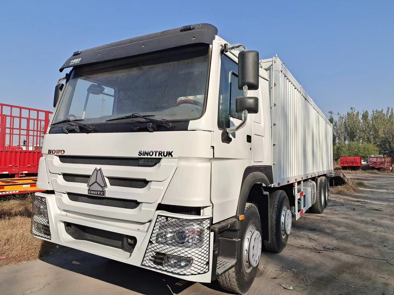 SINOTRUK 400 HOWO Box truck - Изотермичен камион: снимка 2 SINOTRUK 400 HOWO Box truck - Изотермичен камион: снимка 2