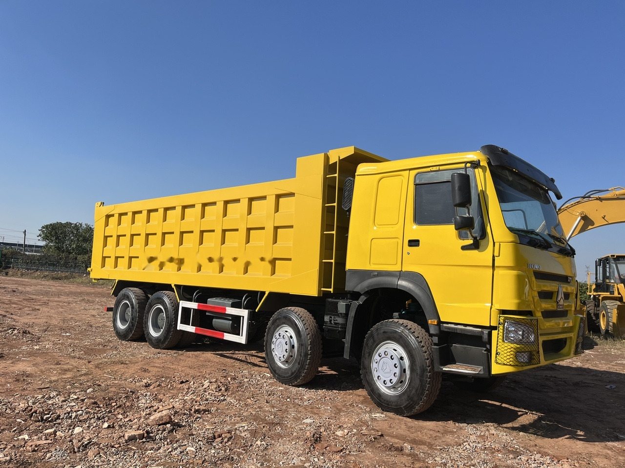 SINOTRUK HOWO 371 Dump Truck 8x4 - Самосвал камион: снимка 1 SINOTRUK HOWO 371 Dump Truck 8x4 - Самосвал камион: снимка 1