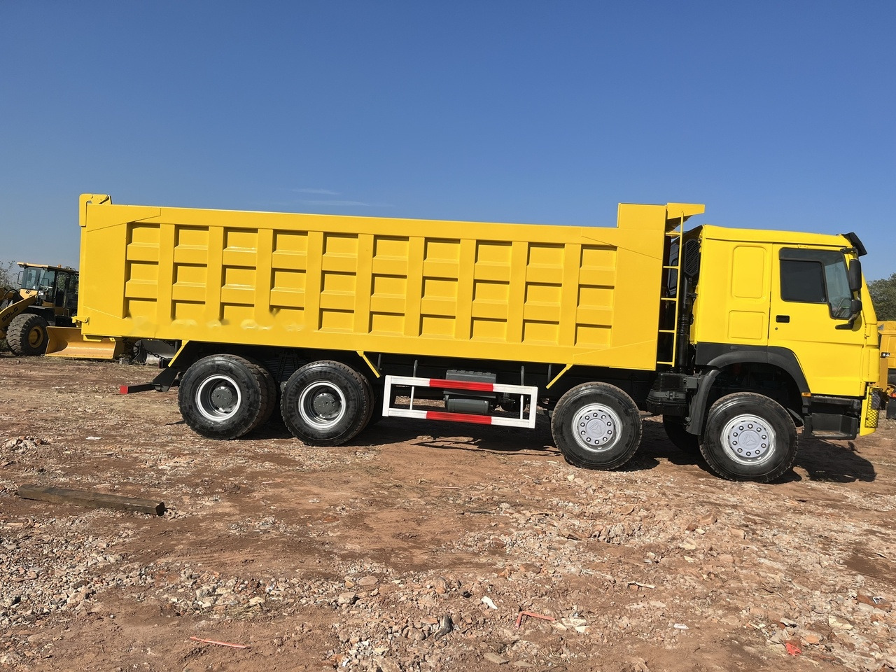 SINOTRUK HOWO 371 Dump Truck 8x4 - Самосвал камион: снимка 2 SINOTRUK HOWO 371 Dump Truck 8x4 - Самосвал камион: снимка 2