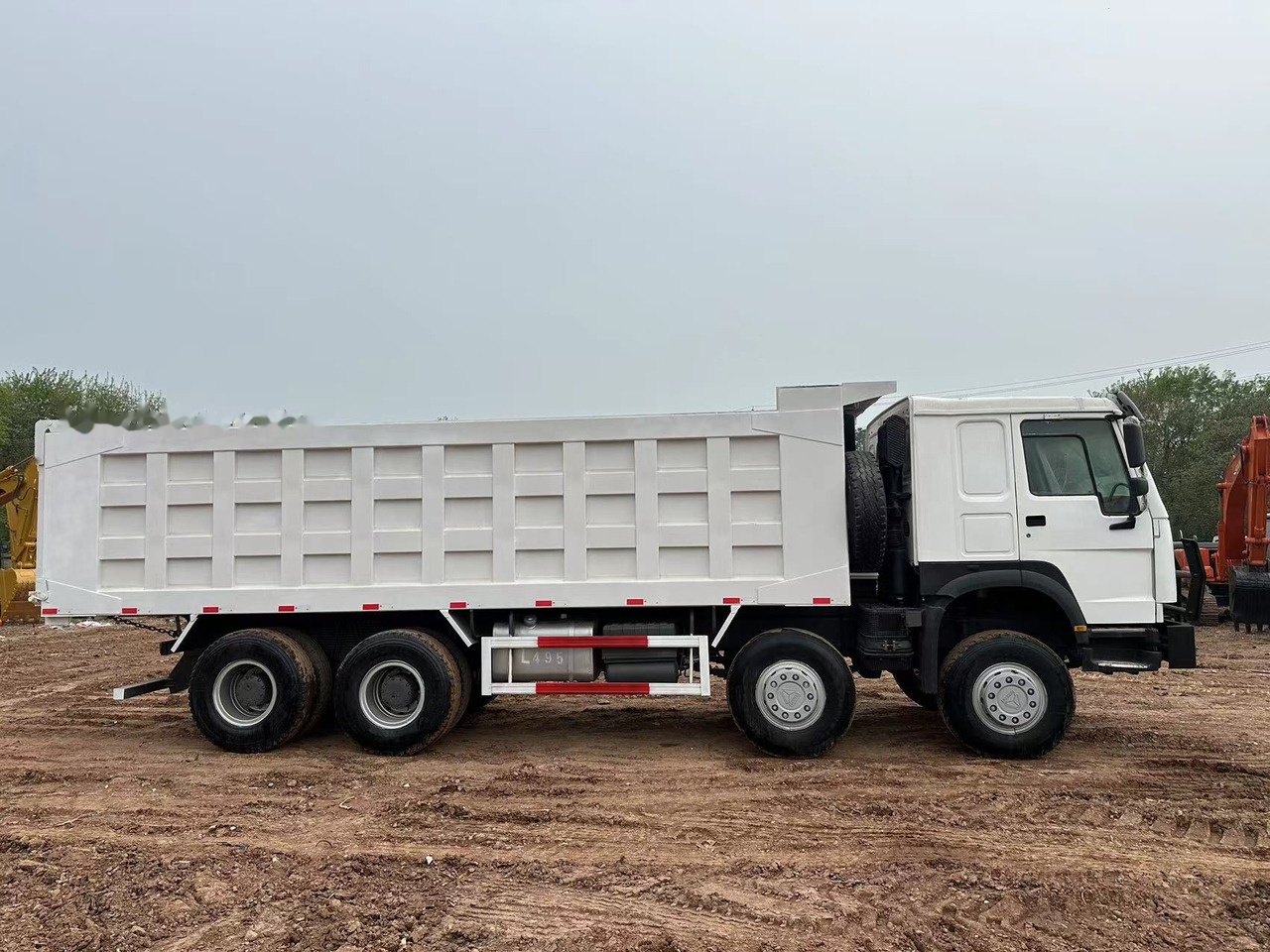 SINOTRUK HOWO 371 with Bumper - Самосвал камион: снимка 3 SINOTRUK HOWO 371 with Bumper - Самосвал камион: снимка 3