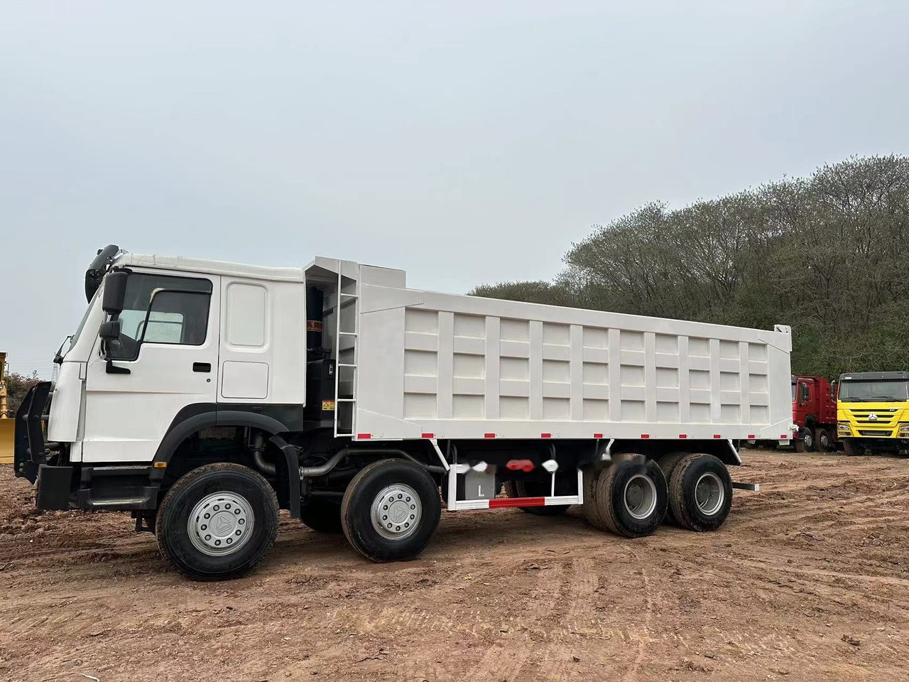 SINOTRUK HOWO 371 with Bumper - Самосвал камион: снимка 5 SINOTRUK HOWO 371 with Bumper - Самосвал камион: снимка 5