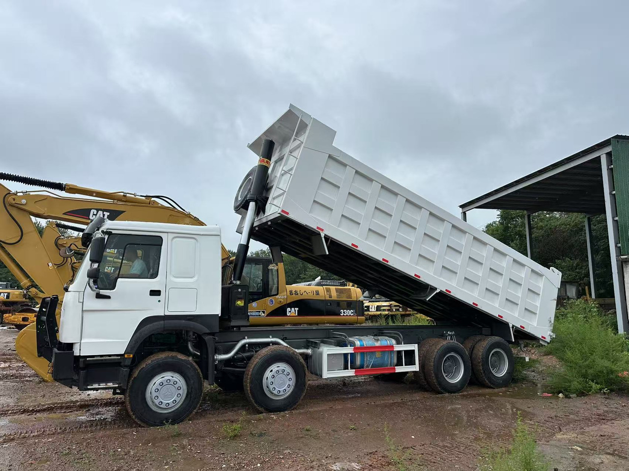 SINOTRUK HOWO 371 with Bumper - Самосвал камион: снимка 3 SINOTRUK HOWO 371 with Bumper - Самосвал камион: снимка 3