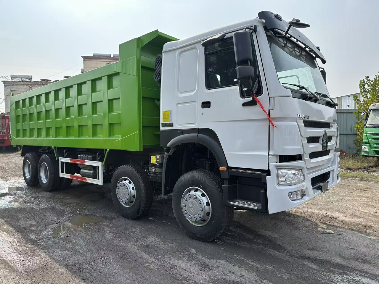SINOTRUK HOWO 420HP 8X4 Tipper Truck - Самосвал камион: снимка 4 SINOTRUK HOWO 420HP 8X4 Tipper Truck - Самосвал камион: снимка 4