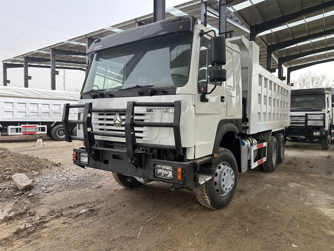 SINOTRUK HOWO Dump truck 371 6x4 - Самосвал камион: снимка 1 SINOTRUK HOWO Dump truck 371 6x4 - Самосвал камион: снимка 1