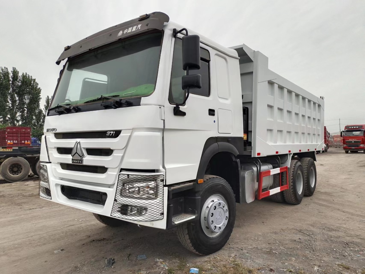 SINOTRUK HOWO Dump truck 371 6x4 - Самосвал камион: снимка 2 SINOTRUK HOWO Dump truck 371 6x4 - Самосвал камион: снимка 2