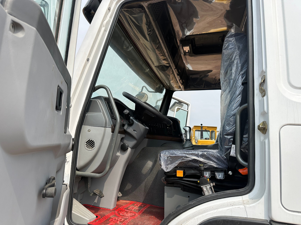 Лизинг на SINOTRUK HOWO Dump truck 371 6x4 SINOTRUK HOWO Dump truck 371 6x4: снимка 6