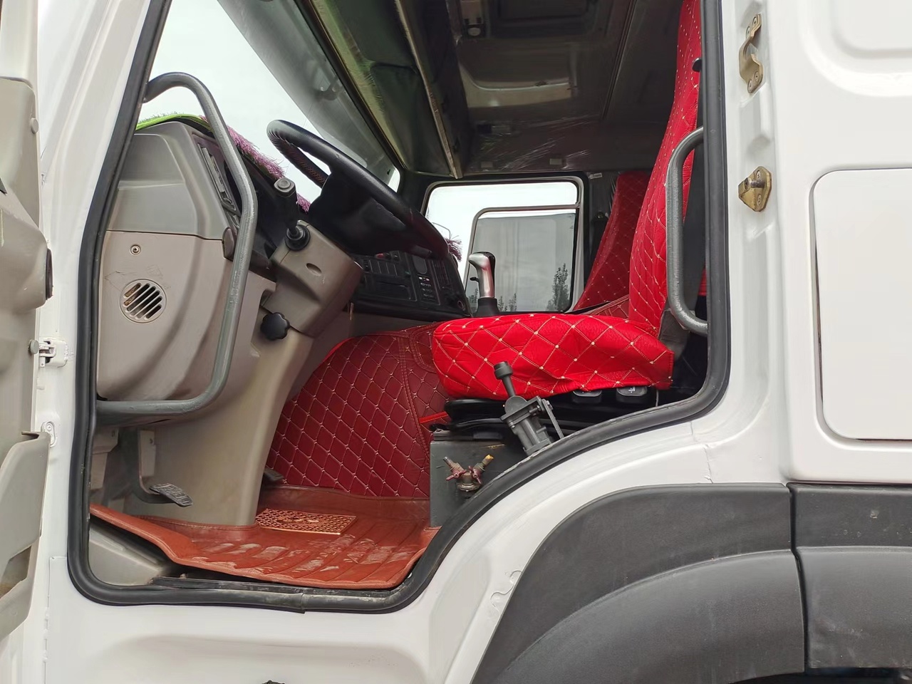 SINOTRUK HOWO Dump truck 371 6x4 - Самосвал камион: снимка 5 SINOTRUK HOWO Dump truck 371 6x4 - Самосвал камион: снимка 5