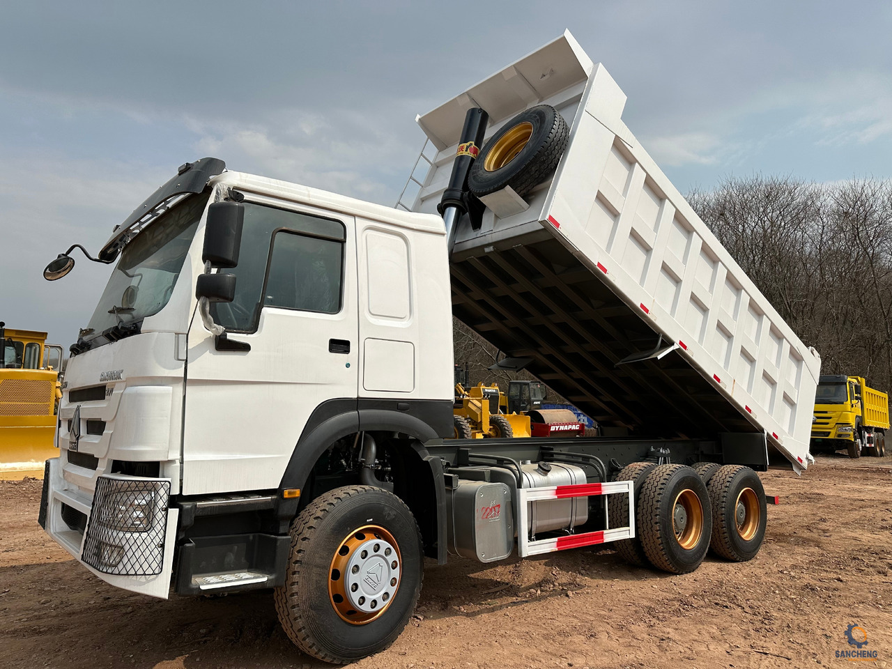 SINOTRUK HOWO Dump truck 371 6x4 - Самосвал камион: снимка 1 SINOTRUK HOWO Dump truck 371 6x4 - Самосвал камион: снимка 1