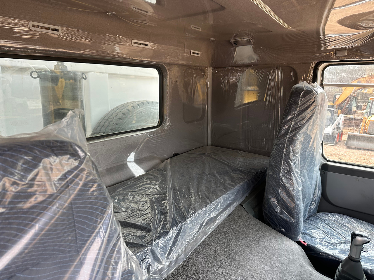 SINOTRUK HOWO Dump truck 371 6x4 - Самосвал камион: снимка 3 SINOTRUK HOWO Dump truck 371 6x4 - Самосвал камион: снимка 3