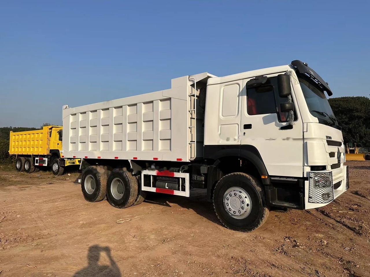 SINOTRUK HOWO HOWO 371 6x4 - Самосвал камион: снимка 5 SINOTRUK HOWO HOWO 371 6x4 - Самосвал камион: снимка 5