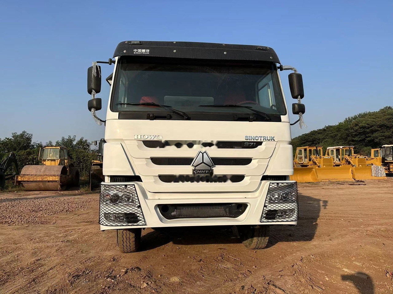 SINOTRUK HOWO HOWO 371 6x4 - Самосвал камион: снимка 3 SINOTRUK HOWO HOWO 371 6x4 - Самосвал камион: снимка 3