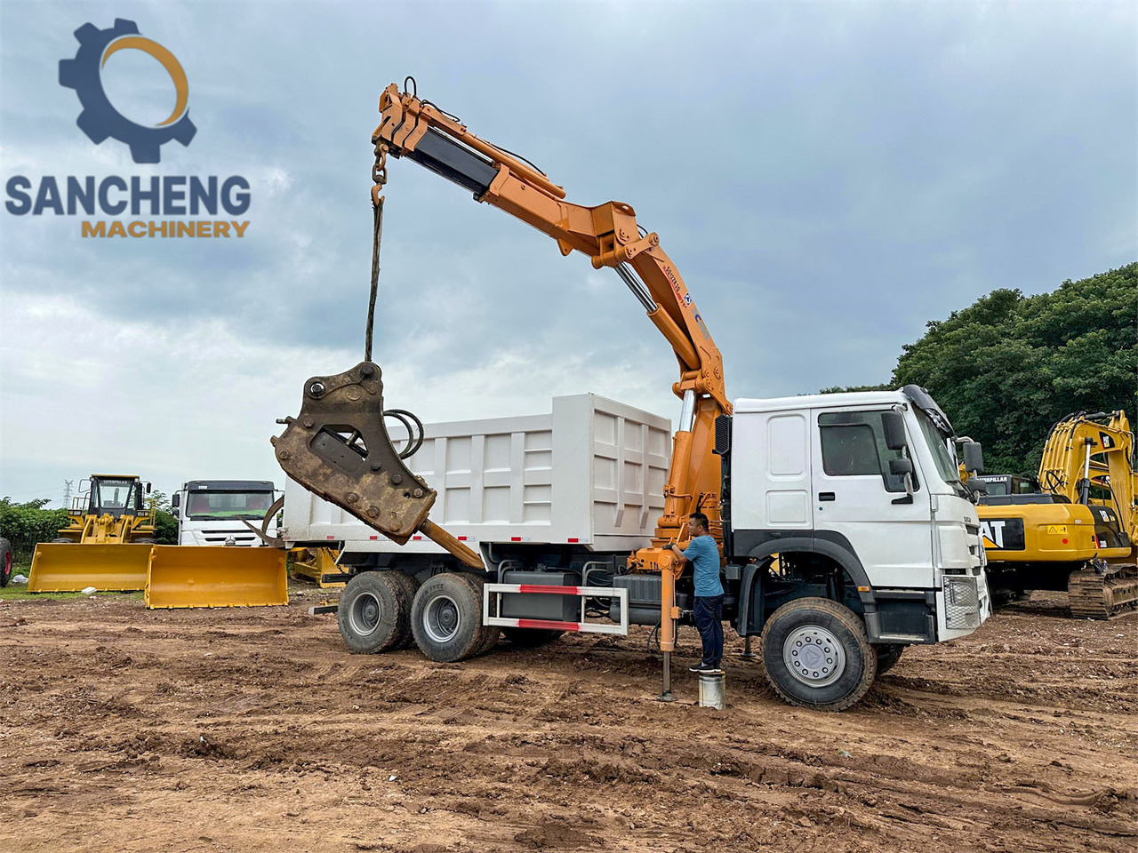 SINOTRUK Howo 371 6x4 crane truck - Камион с кран: снимка 3 SINOTRUK Howo 371 6x4 crane truck - Камион с кран: снимка 3