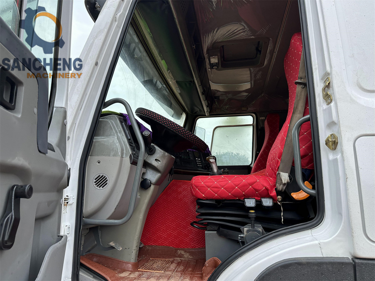 Лизинг на SINOTRUK Howo 371 6x4 crane truck SINOTRUK Howo 371 6x4 crane truck: снимка 10 Лизинг на SINOTRUK Howo 371 6x4 crane truck SINOTRUK Howo 371 6x4 crane truck: снимка 10