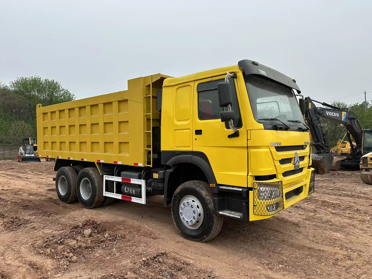 SINOTRUK Howo Dump truck 371 - Самосвал камион: снимка 3 SINOTRUK Howo Dump truck 371 - Самосвал камион: снимка 3