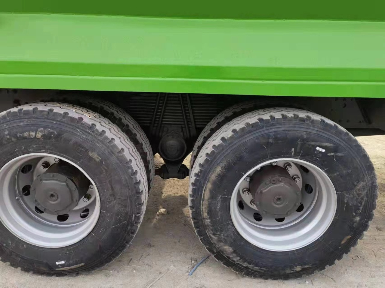 Самосвал камион За превоз на силоза SINOTRUK Howo Dump truck 371hp: снимка 6 Самосвал камион За превоз на силоза SINOTRUK Howo Dump truck 371hp: снимка 6