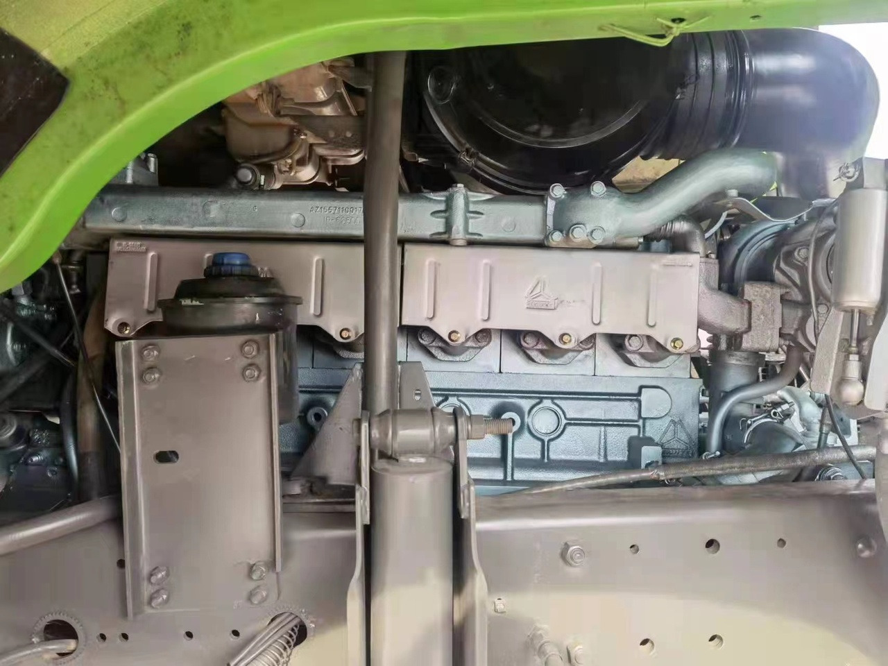 Самосвал камион За превоз на силоза SINOTRUK Howo Dump truck 371hp: снимка 8 Самосвал камион За превоз на силоза SINOTRUK Howo Dump truck 371hp: снимка 8