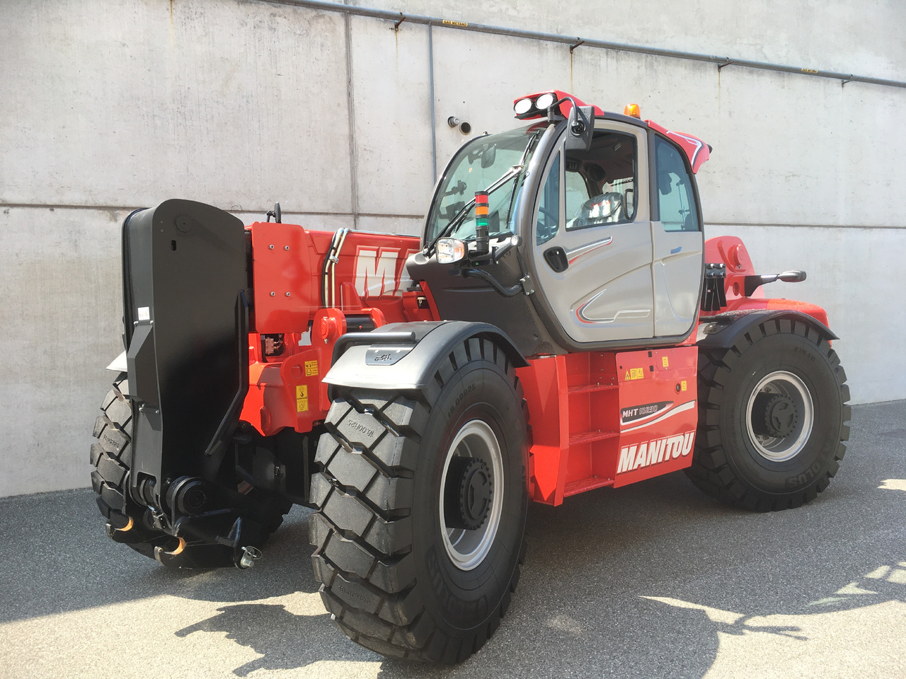 MANITOU MHT 10230 ST4 - 2018 - Телескопичен товарач: снимка 1 MANITOU MHT 10230 ST4 - 2018 - Телескопичен товарач: снимка 1