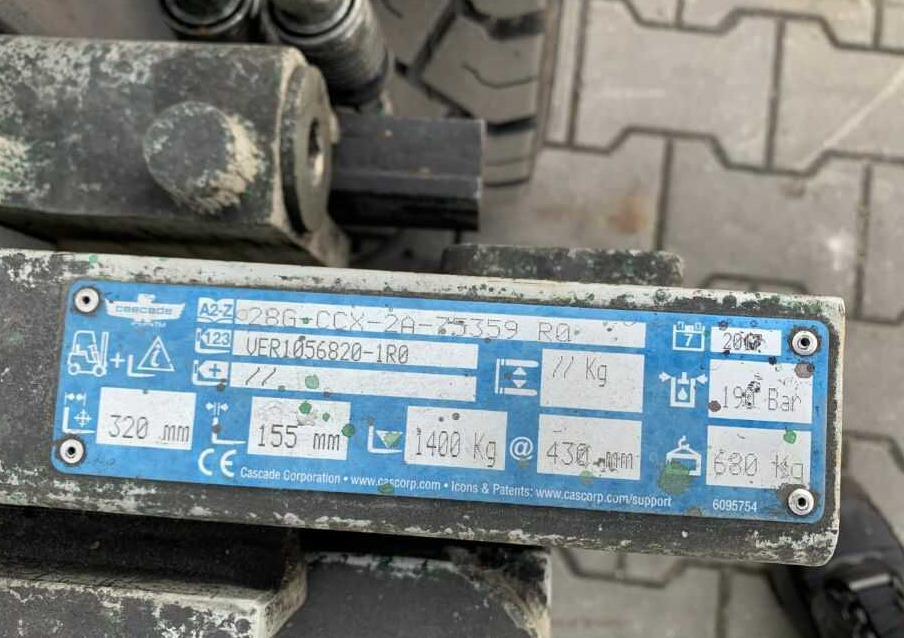 Cascade 28G-CCX-2A-75359R0, Kartonklammer - Кламер за Подемно-транспортна техника: снимка 3 Cascade 28G-CCX-2A-75359R0, Kartonklammer - Кламер за Подемно-транспортна техника: снимка 3