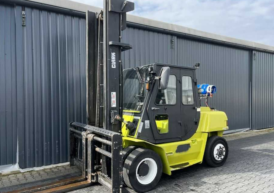 Clark SF70L - Газокар: снимка 1 Clark SF70L - Газокар: снимка 1