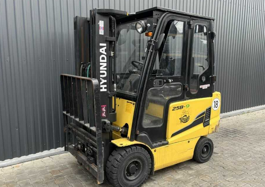 Hyundai 25B-9 - Електрокар: снимка 1 Hyundai 25B-9 - Електрокар: снимка 1
