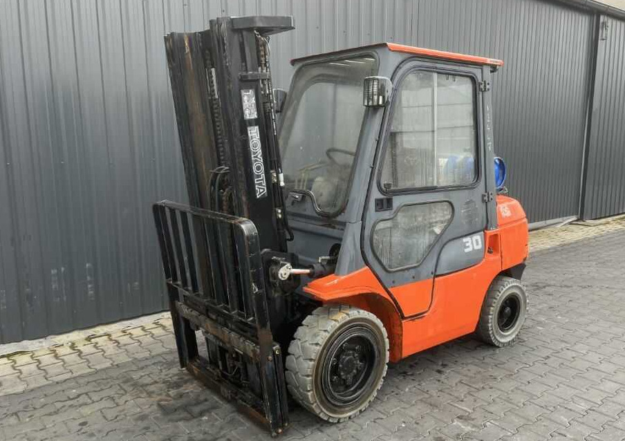 Jungheinrich 7FGF30 - Газокар: снимка 1 Jungheinrich 7FGF30 - Газокар: снимка 1