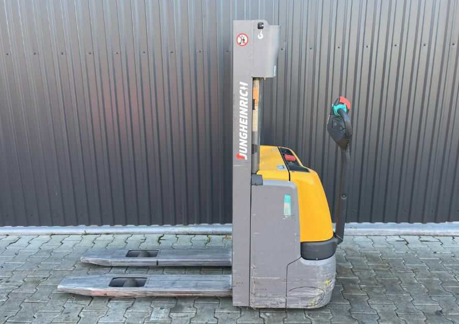 Jungheinrich EJC112 - Стакер: снимка 2 Jungheinrich EJC112 - Стакер: снимка 2