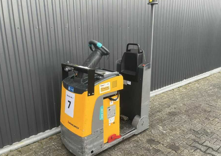 Jungheinrich EZS130 - Електрически влекач: снимка 1 Jungheinrich EZS130 - Електрически влекач: снимка 1