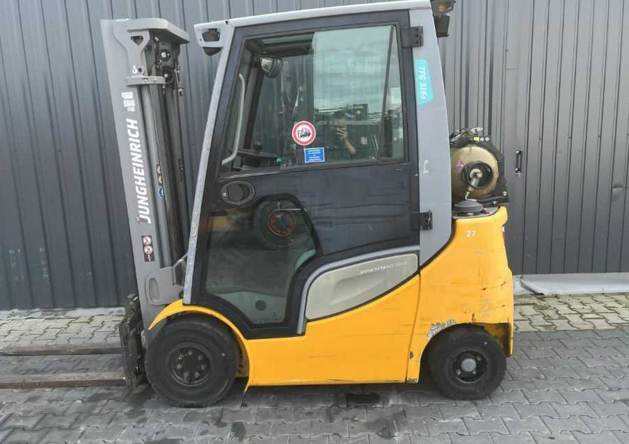 Jungheinrich TFG316s - Газокар: снимка 2 Jungheinrich TFG316s - Газокар: снимка 2