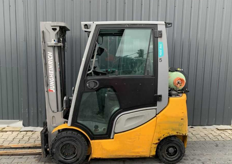 Jungheinrich TFG320s - Газокар: снимка 2 Jungheinrich TFG320s - Газокар: снимка 2