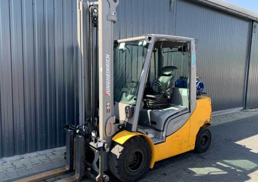 Jungheinrich TFG435s - Газокар: снимка 1 Jungheinrich TFG435s - Газокар: снимка 1
