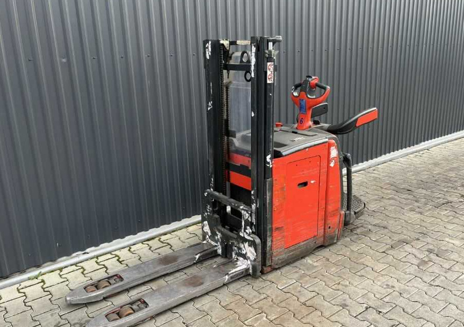 Linde D10AP - Стакер: снимка 1 Linde D10AP - Стакер: снимка 1