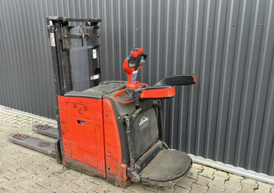 Linde D10AP - Стакер: снимка 3 Linde D10AP - Стакер: снимка 3