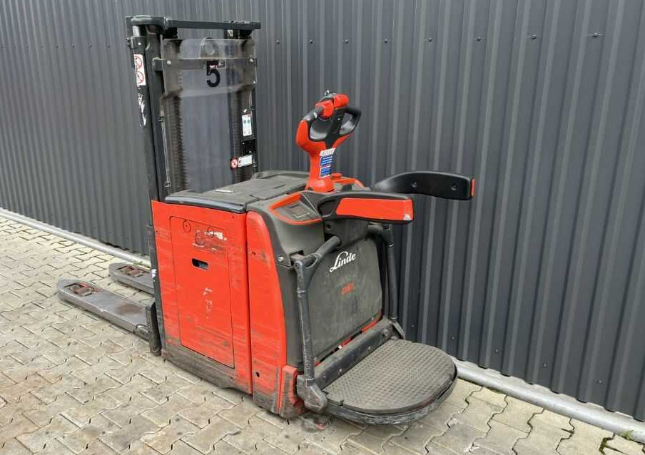 Linde D10AP - Стакер: снимка 3 Linde D10AP - Стакер: снимка 3