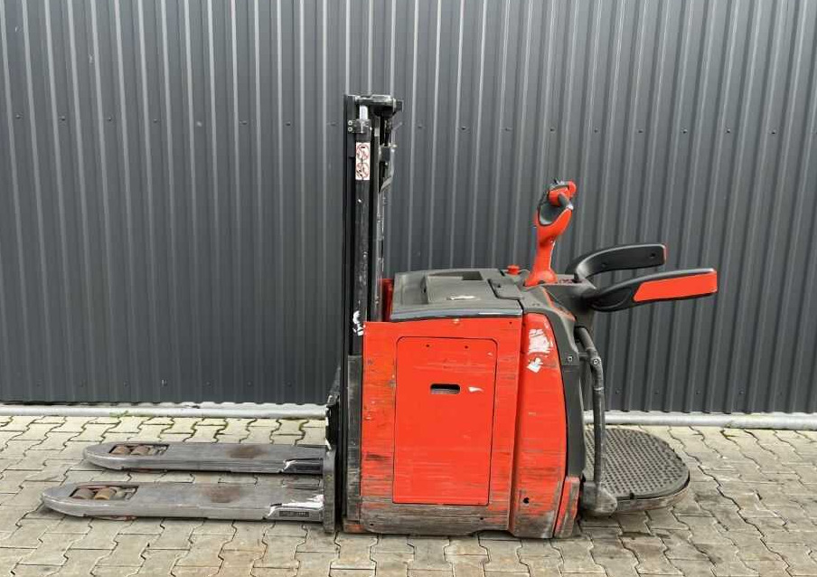 Linde D10AP - Стакер: снимка 2 Linde D10AP - Стакер: снимка 2