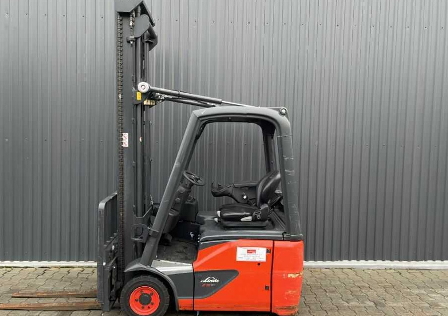 Linde E15-01 - Електрокар: снимка 5 Linde E15-01 - Електрокар: снимка 5