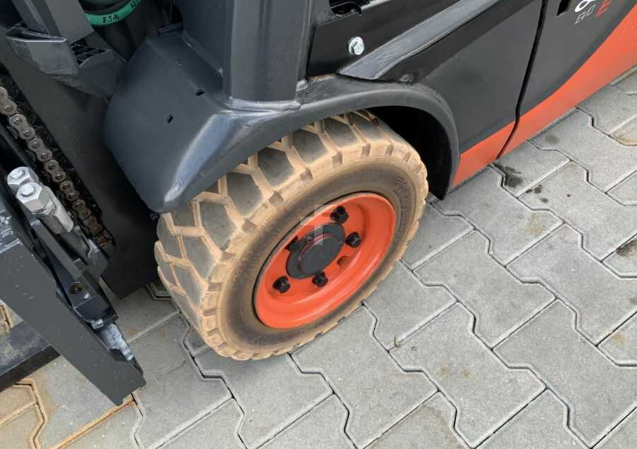 Linde E15-02 - Електрокар: снимка 5 Linde E15-02 - Електрокар: снимка 5