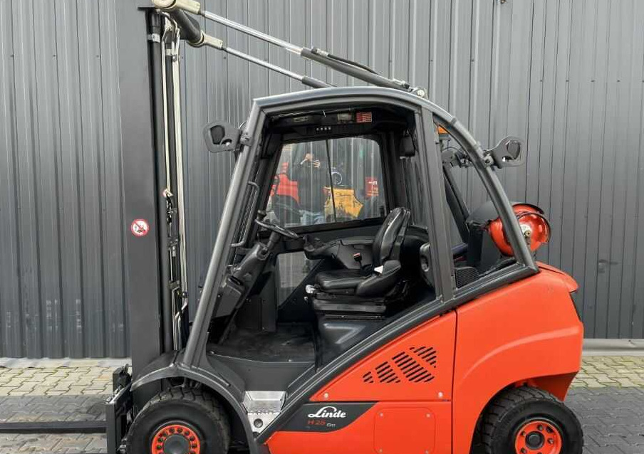 Linde H25T-02 - Газокар: снимка 1 Linde H25T-02 - Газокар: снимка 1