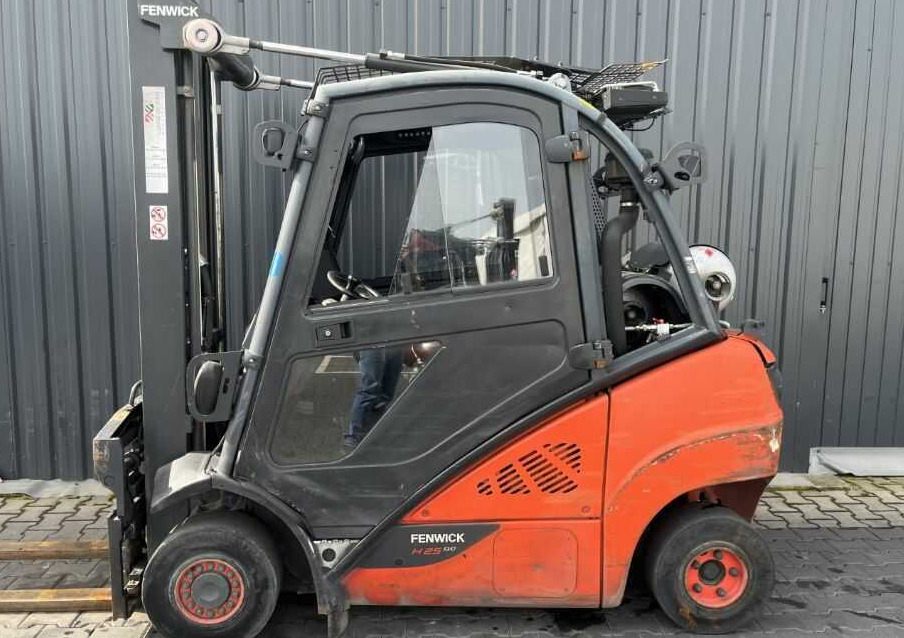 Linde H25T-02 - Газокар: снимка 2 Linde H25T-02 - Газокар: снимка 2