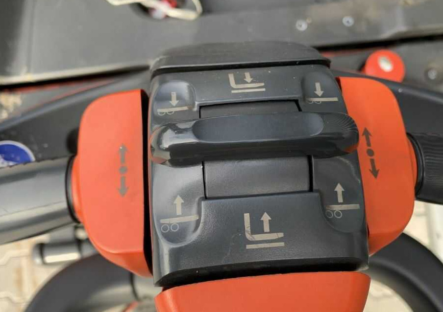 Стакер Linde L20AP: снимка 8