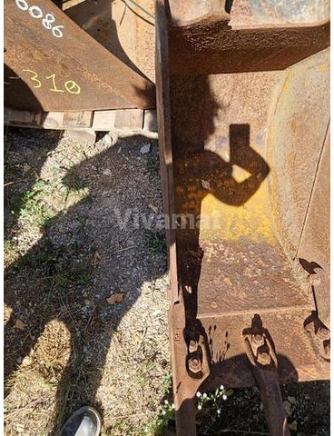 Attache à Axe Attache à Axe de 40 - Кофа: снимка 4 Attache à Axe Attache à Axe de 40 - Кофа: снимка 4