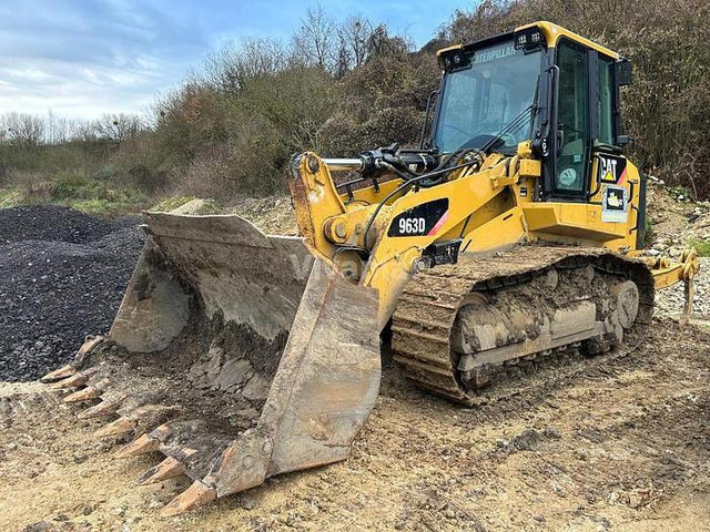Caterpillar 963D - Товарач: снимка 1 Caterpillar 963D - Товарач: снимка 1