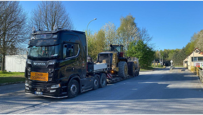 Товарач Caterpillar 980M -: снимка 11