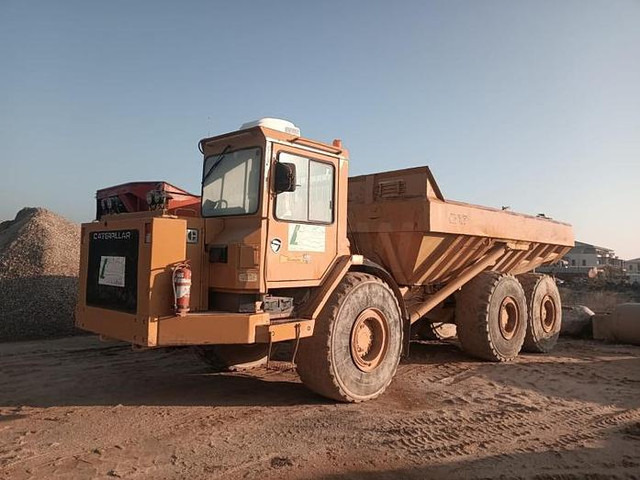 Caterpillar D350C - - Самосвал: снимка 1 Caterpillar D350C - - Самосвал: снимка 1