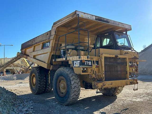 Caterpillar - Самосвал: снимка 1 Caterpillar - Самосвал: снимка 1