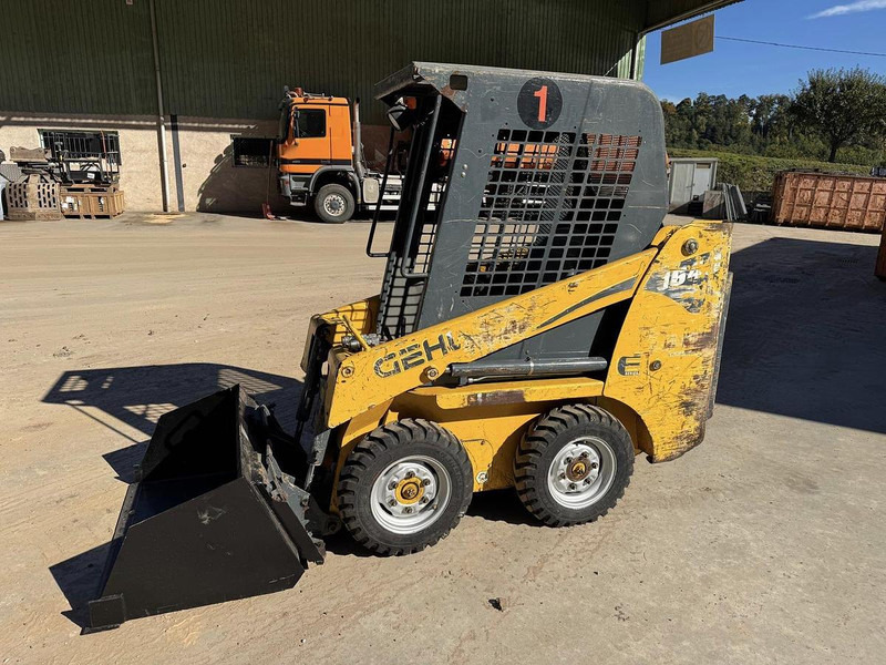 Gehl 1640 - Горска техника: снимка 1 Gehl 1640 - Горска техника: снимка 1