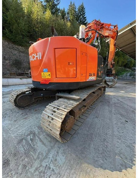 Hitachi ZX225USLC-6 - Багер: снимка 4 Hitachi ZX225USLC-6 - Багер: снимка 4