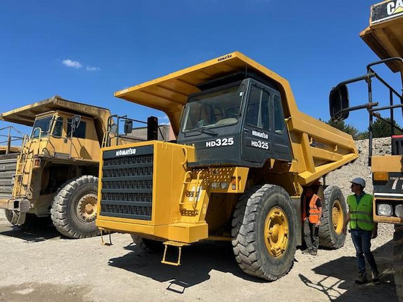 Самосвал Komatsu HD325-6KE: снимка 13